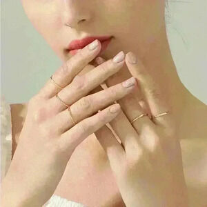 NWT 18K Gold Plated 5 Pcs Layering Ring Set